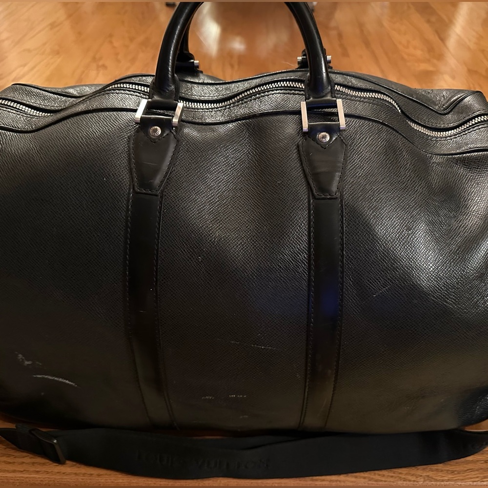 Luis Vuitton Taiga Leather Boston Bag/ Kendall  Duffle